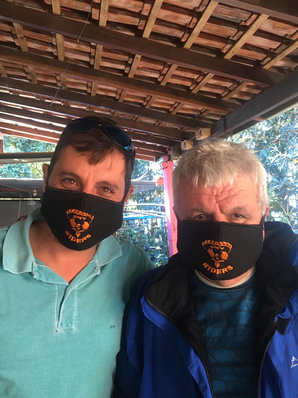 Máscara_Carlos Kupper e Possiede.jpg