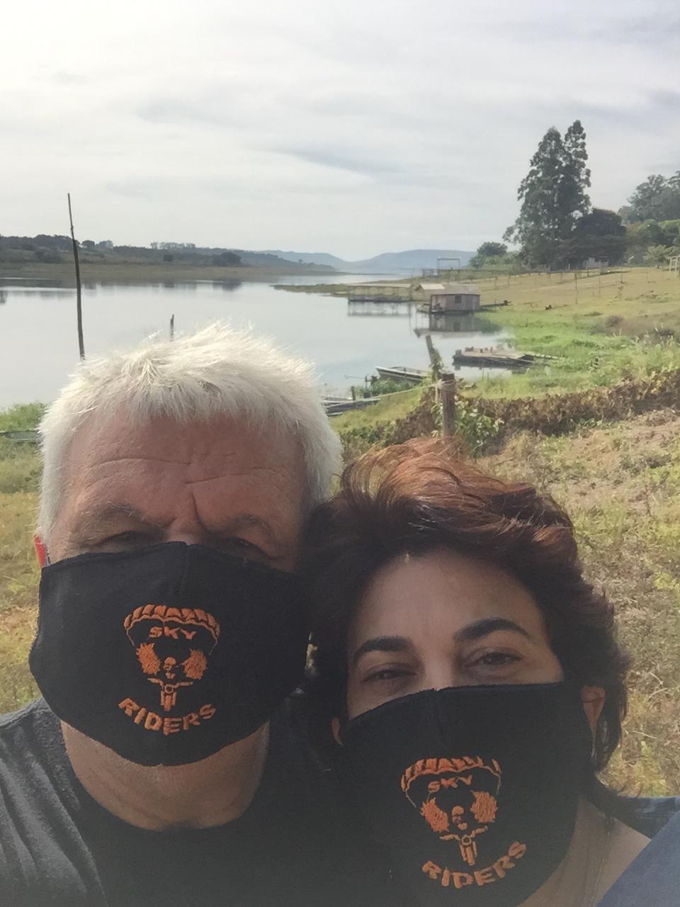 Máscara_Carlos e Flávia_01.jpg