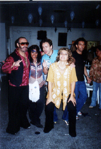 Festa Anos 70 - 03 Abril 2004 - foto 20 - Rogério.jpg